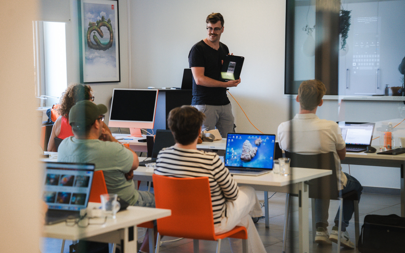 Een trainingstraject op maat dat DS Smith volledig inpakt: van nieuwe Adobe releases tot 3D en AI
